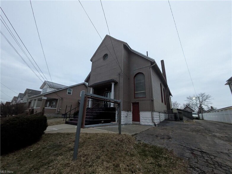 More Photos Of 923 E 16th St, Ashtabula Specialty For Sale
