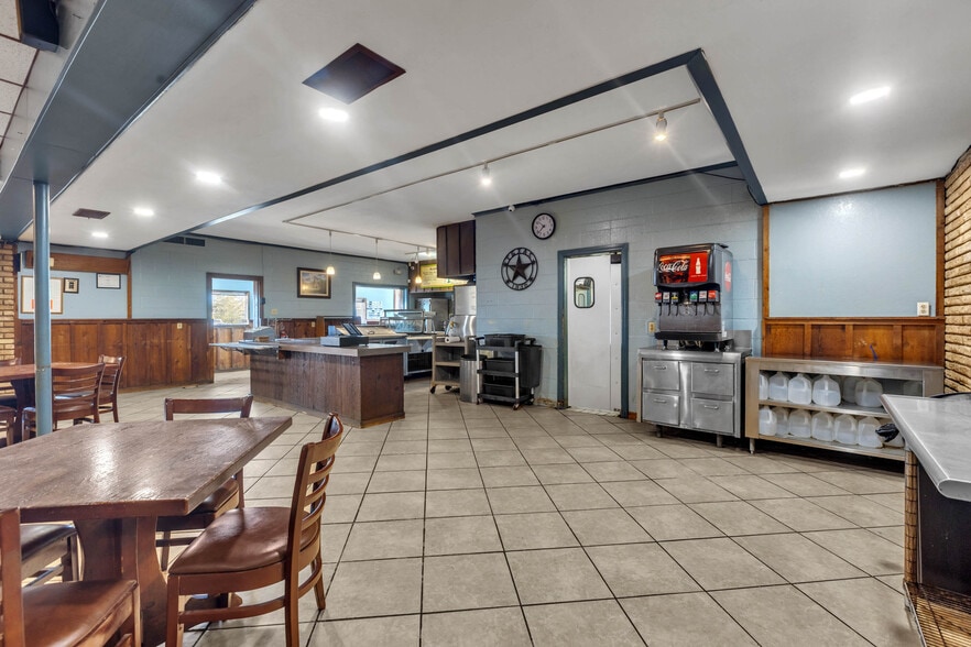 More Photos Of 2201 Kermit Hwy, Odessa Restaurant For Sale
