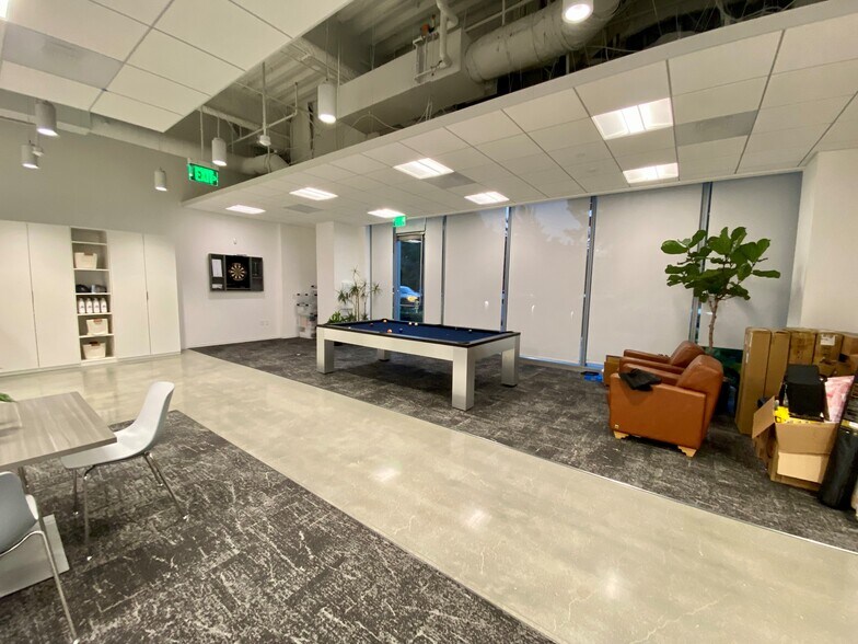 More Photos Of 18565-18575 Jamboree Rd, Irvine Office For Sale