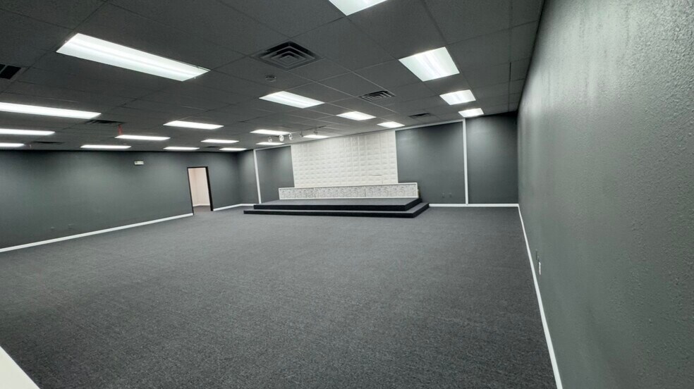 More Photos Of 5820 S Pecos Rd, Las Vegas Office For Lease