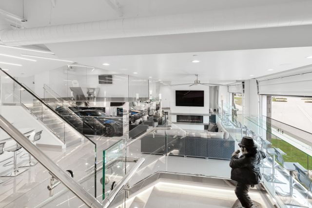 More Photos Of 142 Pit Ln, Pontiac Flex For Sale