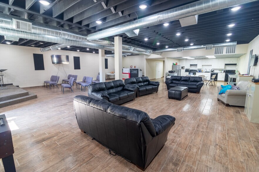 More Photos Of 906 Trimmier Rd, Killeen Religious Facility For Sale