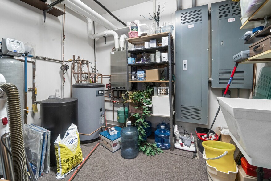 More Photos Of 155 W Menasha Ave, Whitelaw Flex For Sale