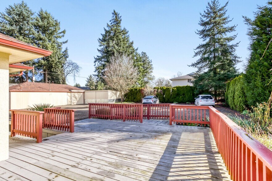 More Photos Of 2020 NE 102nd Ave, Portland Medical For Sale