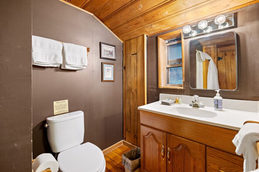 More Photos Of 140 Main St, Greer Specialty For Sale