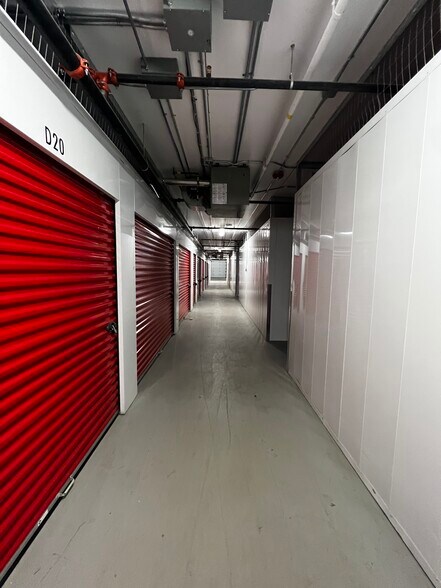 More Photos Of 3 Crescent Rd, Huntsville Self Storage For Sale