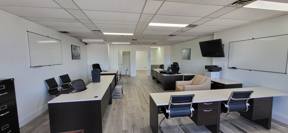 More Photos Of 991-1025 Finch Ave W, Toronto Office For Lease