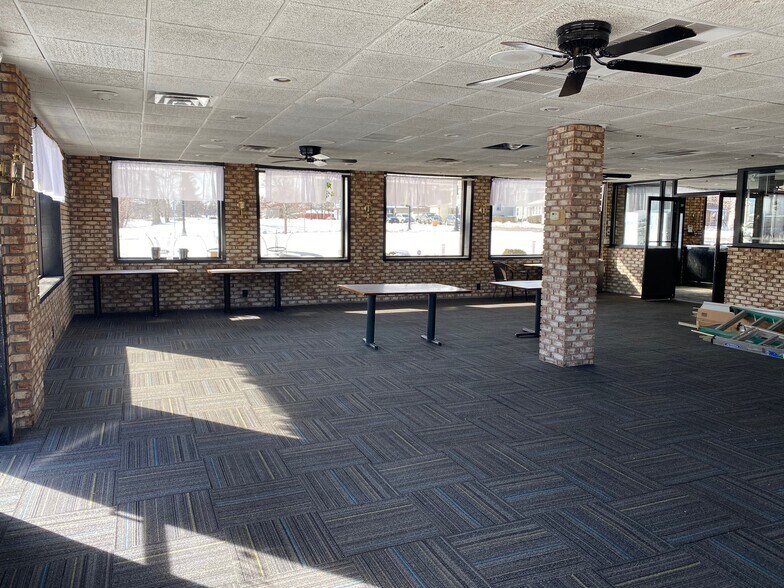 More Photos Of 4768 Lake Ave, Rochester Restaurant For Lease