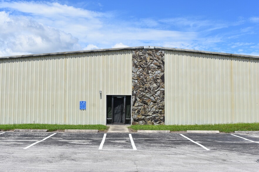 More Photos Of 12295 Automobile Blvd, Clearwater Warehouse For Lease