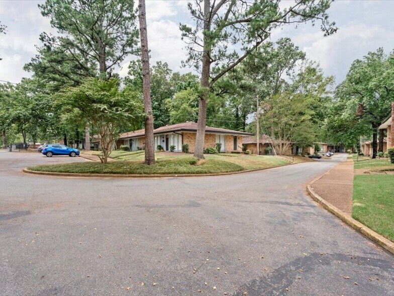 More Photos Of , Memphis Multifamily For Sale