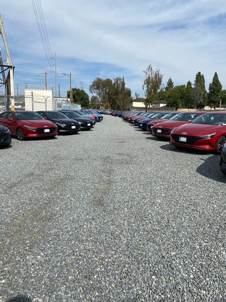 More Photos Of 1543 N Tustin Ave, Orange Land For Lease
