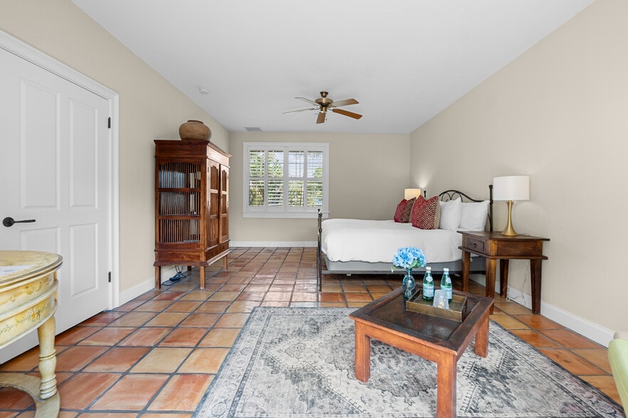 More Photos Of 1608 Lake Ave, West Palm Beach Hotel For Sale