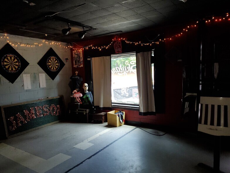 More Photos Of 2131 Central Ave, Charlotte Bar For Lease
