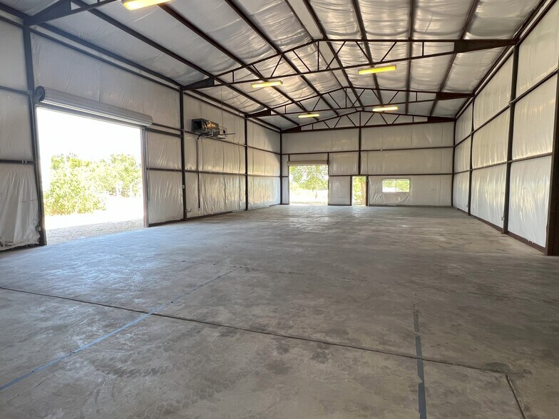 More Photos Of 204 FM 696, Elgin Light Manufacturing For Sale
