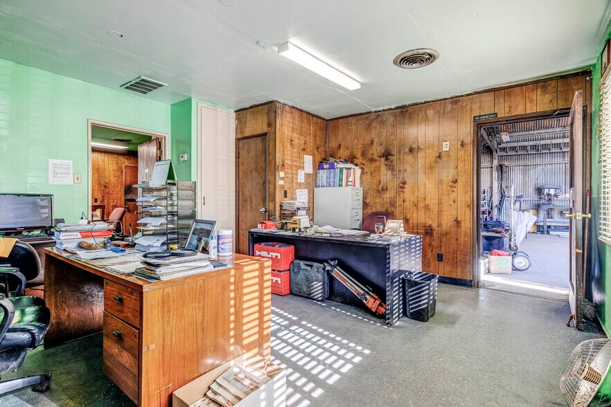 More Photos Of 5005 E Slauson Ave, Vernon Warehouse For Sale