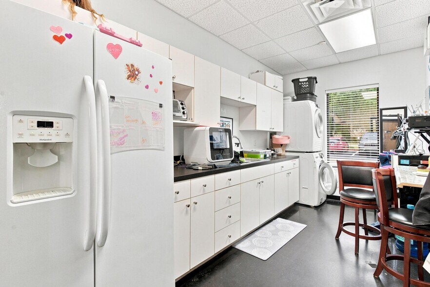 More Photos Of 375 Fennell Blvd, Lady Lake Medical For Sale