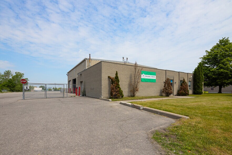 More Photos Of 2393 Stevenage Dr, Ottawa Service For Lease