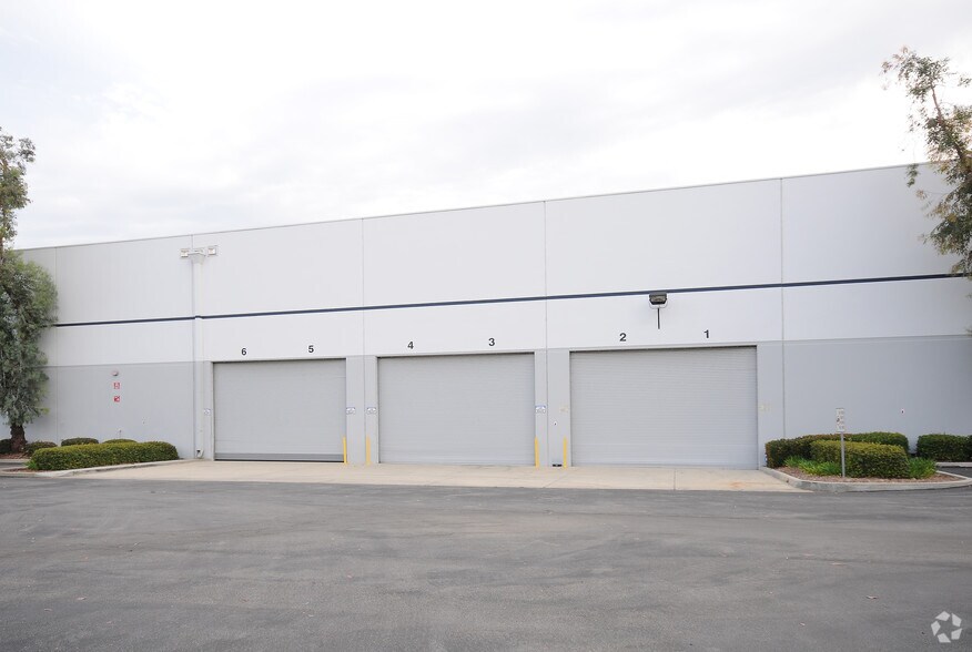 More Photos Of 4225-4275 N Palm St, Fullerton Light Manufacturing For Lease