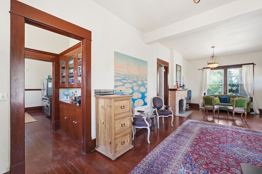 More Photos Of 1004 N 6th Ave, Tucson Office For Sale