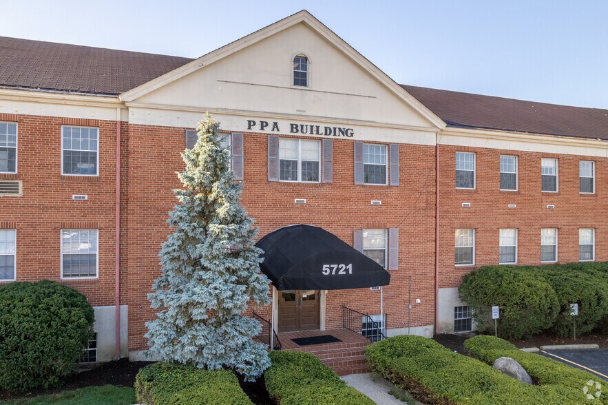 More Photos Of 5721 Dragon Way, Cincinnati Office For Lease