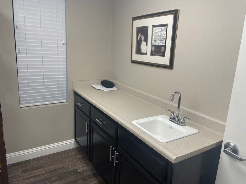 More Photos Of 5259 Jerusalem Ct, Modesto Warehouse For Lease