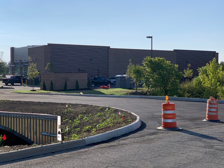 More Photos Of 8833-8847 Lyra Dr, Columbus General Retail For Lease