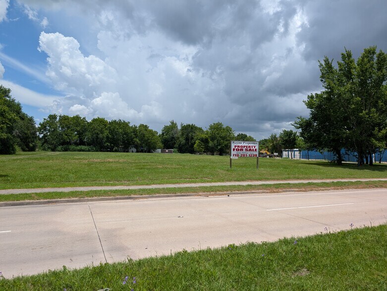 More Photos Of 6633 Orem, Houston Land For Sale