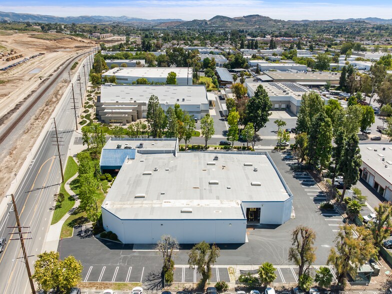 More Photos Of 5397 N Commerce Ave, Moorpark Manufacturing For Sale