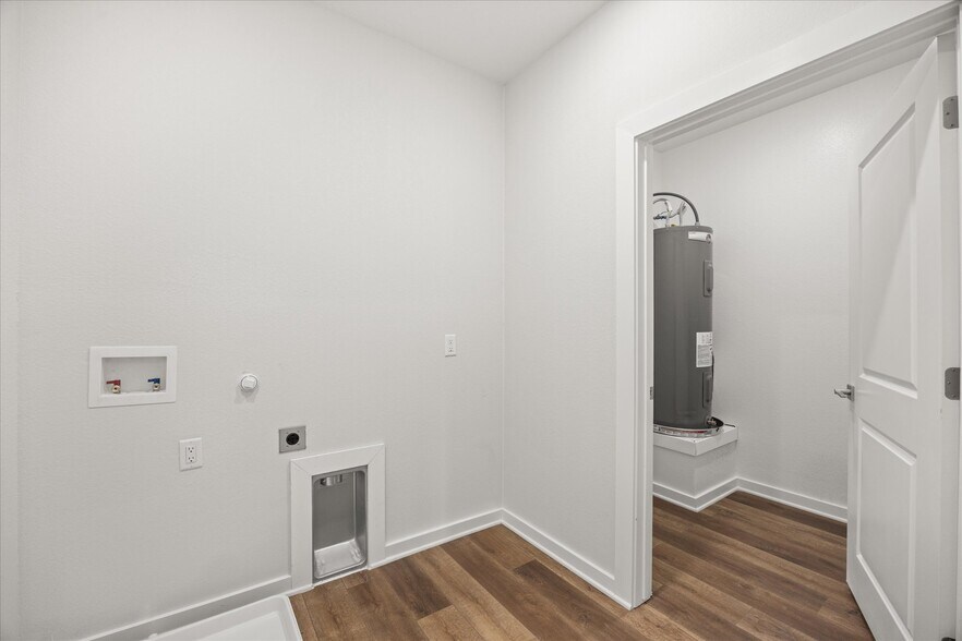 More Photos Of 710 N Sycamore St, Hico Apartments For Sale