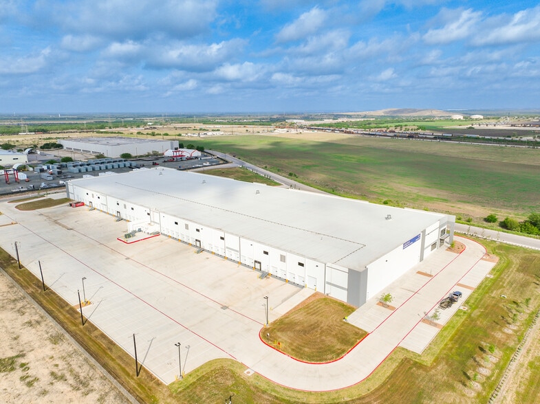 More Photos Of 5390 Freeport Rd, Von Ormy Manufacturing For Lease