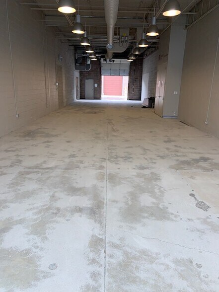 More Photos Of 2721 Markham Rd, Toronto Showroom For Sale