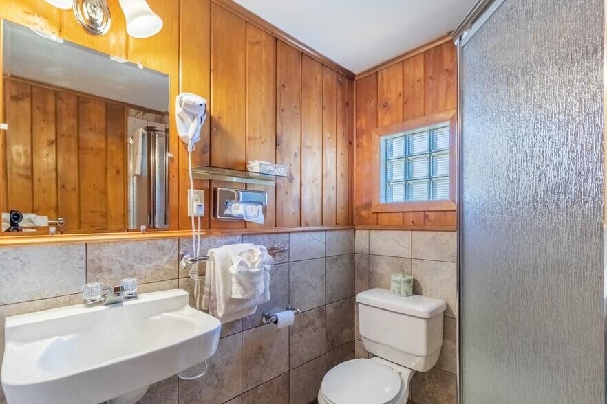 More Photos Of 221 Byers Ave, Hot Sulphur Springs Hotel For Sale