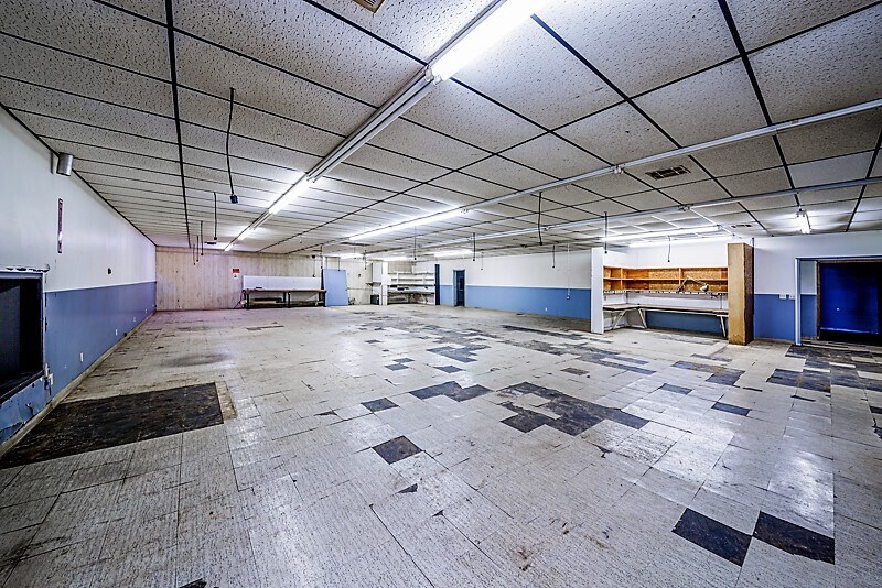 More Photos Of 730 E Eseco Rd, Cushing Warehouse For Sale