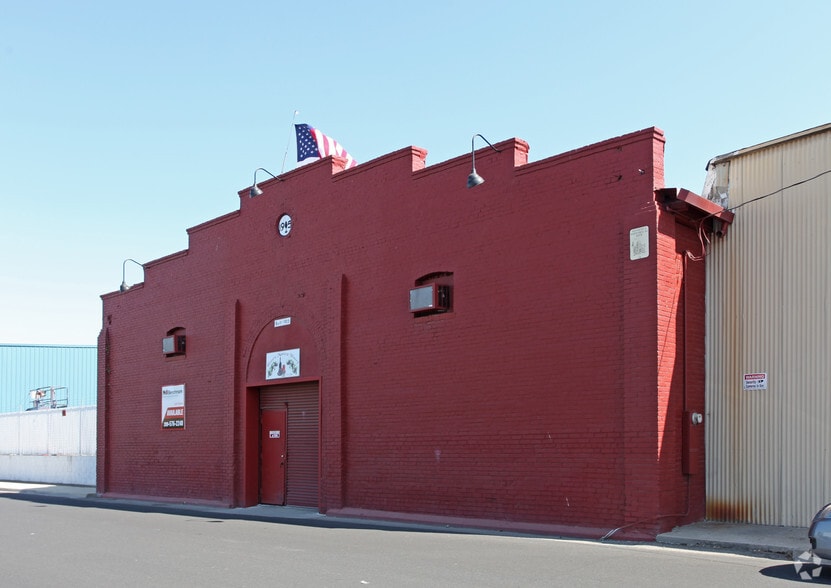 More Photos Of 221 Oak St, Manteca Warehouse For Sale