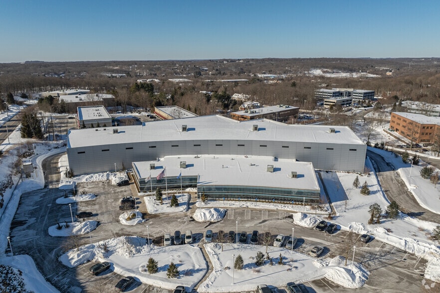 More Photos Of 50 Corporate Dr, Trumbull Distribution For Lease