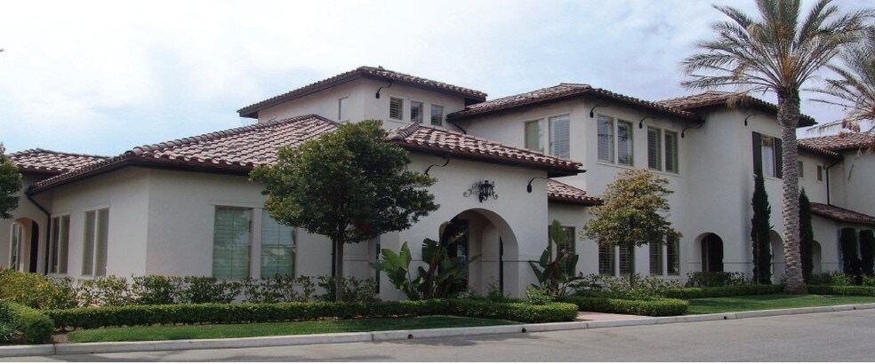 More Photos Of 7550 N Palm Ave, Fresno Office For Lease