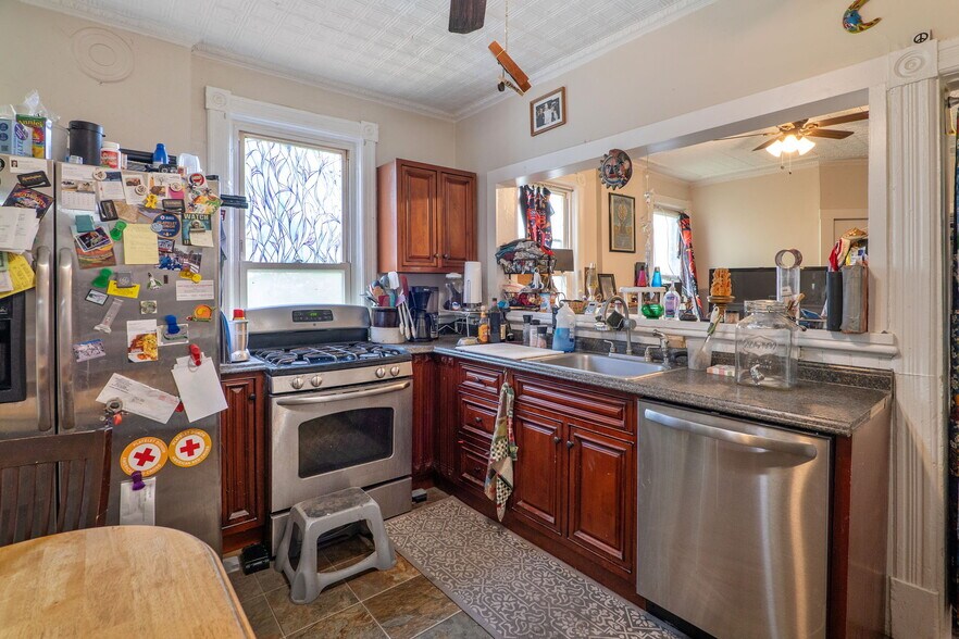 More Photos Of 462-470 2nd Ave, Troy Storefront Retail Residential For Sale