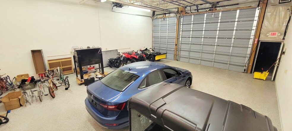 More Photos Of 1301 Cliff Rd E, Burnsville Showroom For Sale