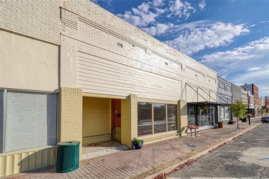 More Photos Of 111-117 S Main St, Eufaula Office For Sale
