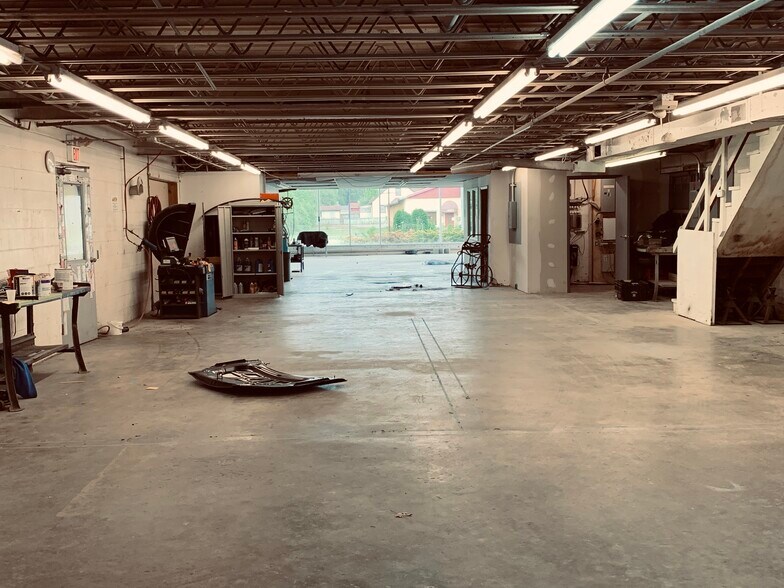 More Photos Of 4440 Salem Ave, Dayton Auto Repair For Sale