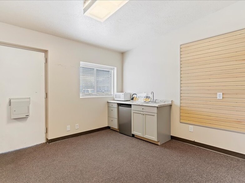 More Photos Of 3272 Stephens Ave, Ogden Self Storage For Sale