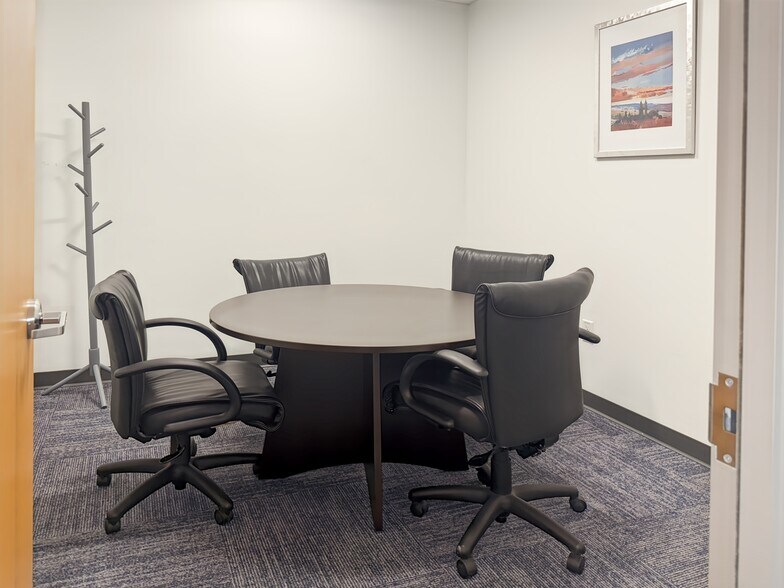 More Photos Of 40 NE Loop 410, San Antonio Coworking Space