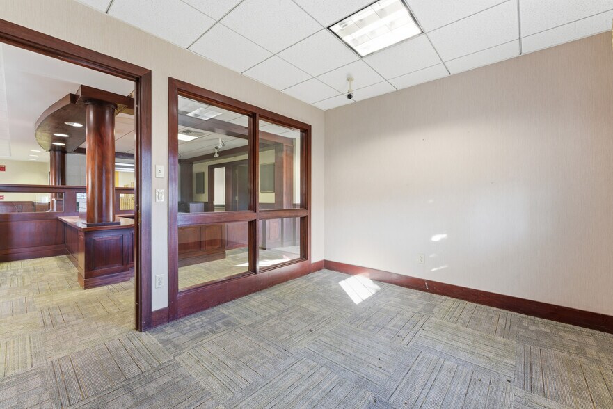 More Photos Of 494 Newton St, South Hadley Bank For Sale