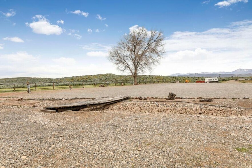 More Photos Of 319 W Magic Rd, West Magic Hospitality For Sale