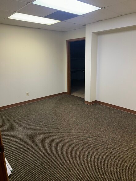 More Photos Of 418 W Peace St, Raleigh Warehouse For Lease