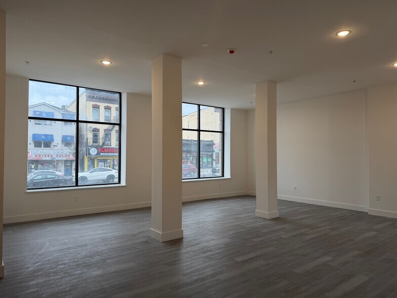 More Photos Of 536-540 Central Ave, Newark Apartments For Lease