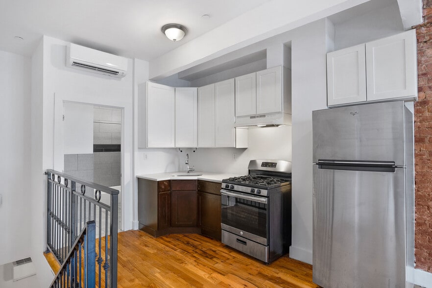More Photos Of 476 Gates Ave, Brooklyn Apartments For Sale