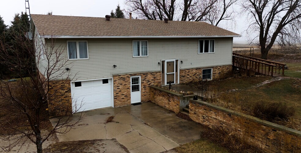 More Photos Of 17069 400th St, Leland Contractor Storage Yard For Sale