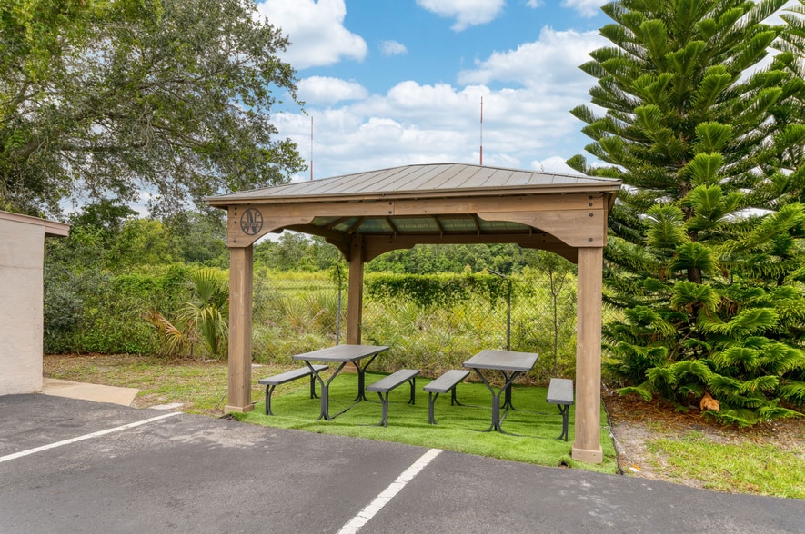 More Photos Of 280 S Ronald Reagan Blvd, Longwood Medical For Sale