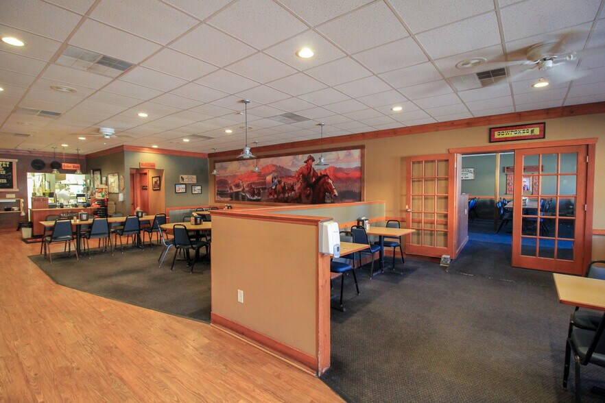 More Photos Of 211 N Main St, Pocahontas Restaurant For Sale